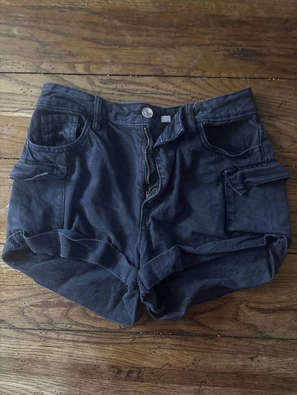 PacSun Black Roll-Cuff Cargo  Shorts